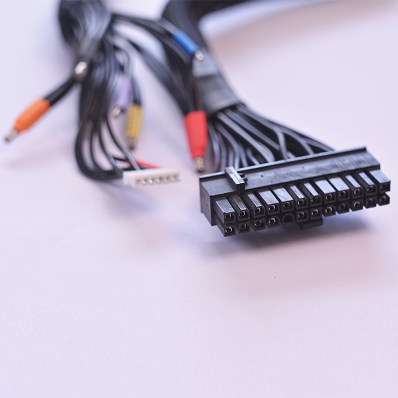 A személyi számítógép tápegység vezetékes kábelkötege